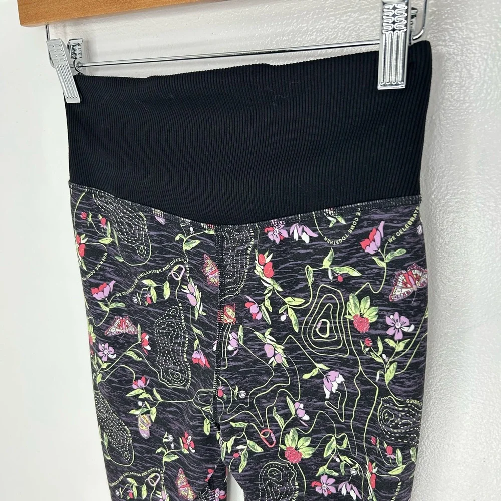 The North Face Black Floral Graphic Print Leggings Size Small‎ Active Gym Yoga